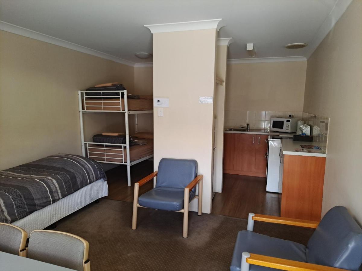 Albion Hotel Kalgoorlie Bagian luar foto