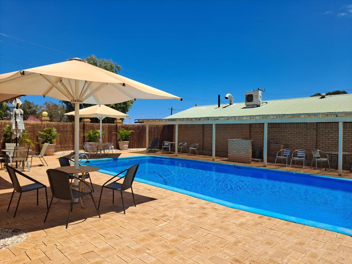 Albion Hotel Kalgoorlie Bagian luar foto