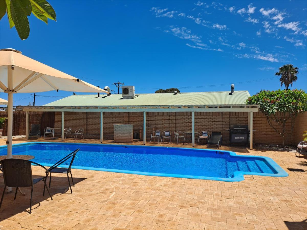 Albion Hotel Kalgoorlie Bagian luar foto