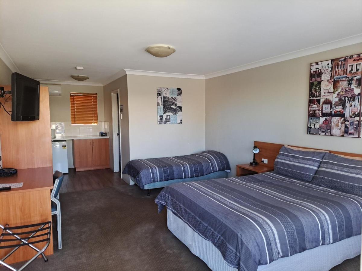 Albion Hotel Kalgoorlie Bagian luar foto