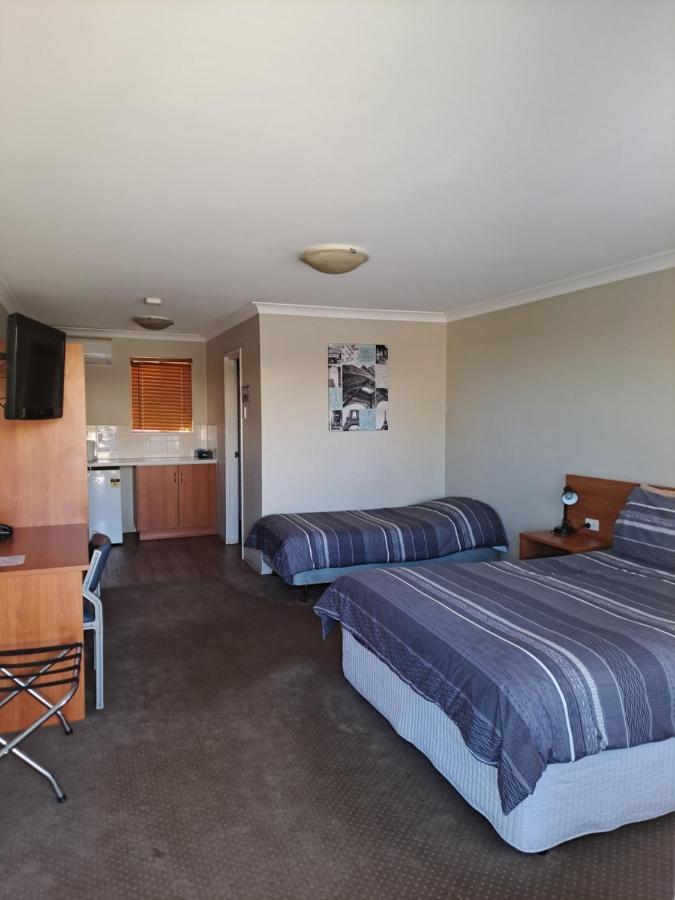 Albion Hotel Kalgoorlie Bagian luar foto