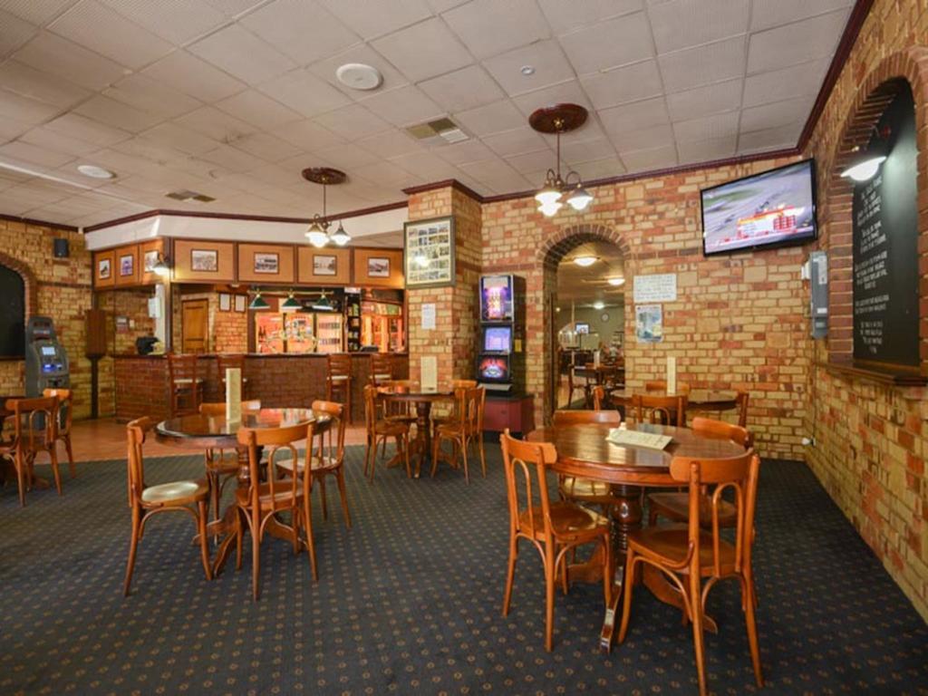 Albion Hotel Kalgoorlie Bagian luar foto